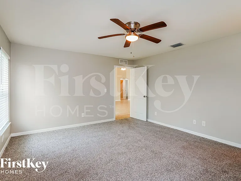3032 NW 6th Ave — Photo 8