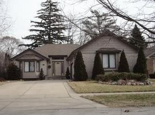 35036 Mustang Dr, Sterling Heights, MI 48312