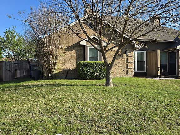 2nd image of 923 Westover Dr