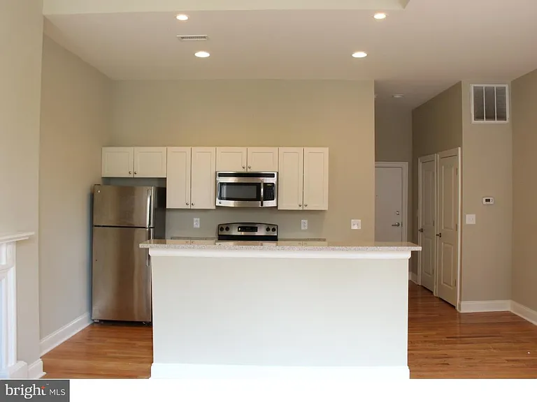 408 S 9th St #3F — Photo 11