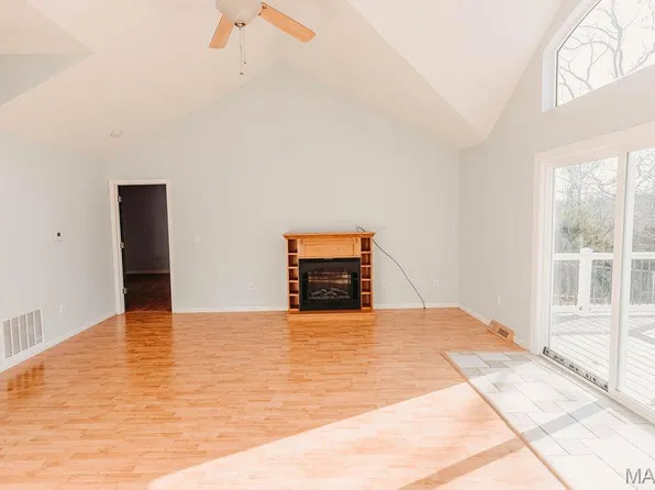 22217 Redwing Road, Waynesville, MO 65583