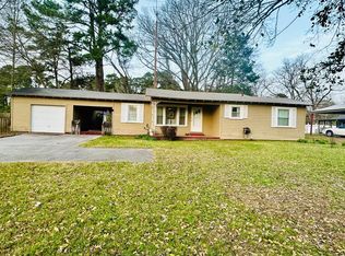 208 Watlington St, Center, TX 75935