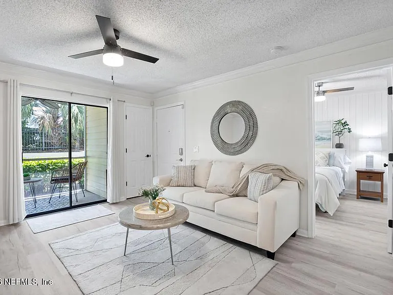 100 Fairway Park Blvd #806 — Photo 1