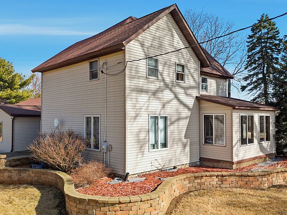 3rd image of 382 Keigwin Rd