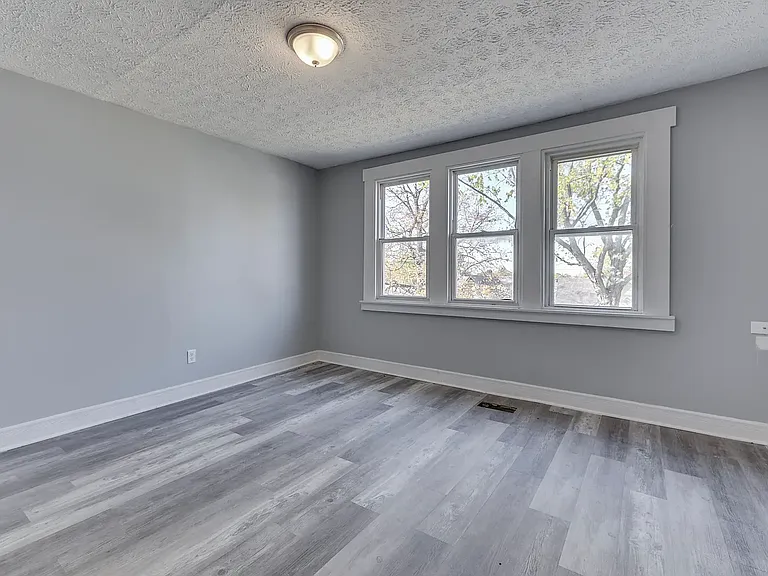 2109 Barth Ave — Photo 4