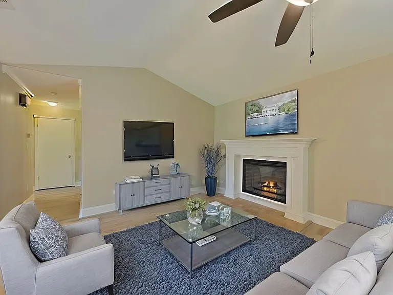 317 Springwood Cir — Photo 6