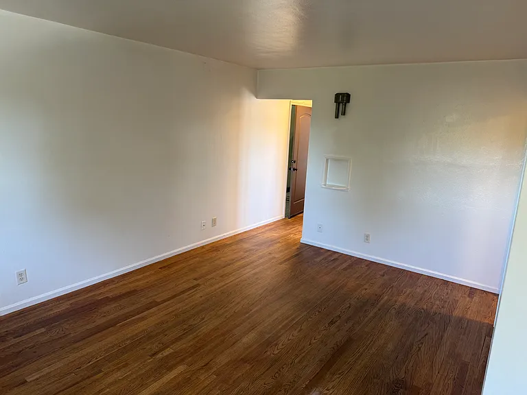 2618 W Fairview Ave #2 — Photo 5