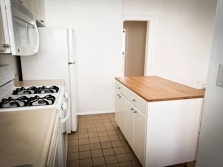 170 Lexington Ave #3 — Photo 12