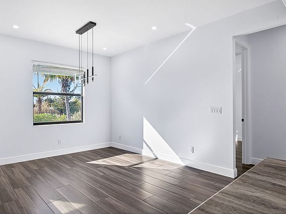 5th image of 332 SW 26th St