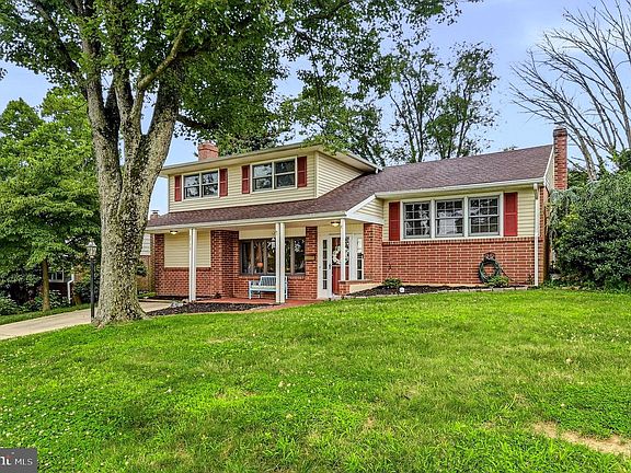 2nd image of 2712 Fawkes Dr