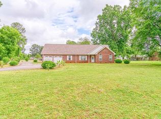 2255 Hough Rd, Florence, AL 35630