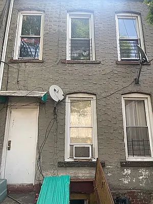 2nd image of 538 Bristol St