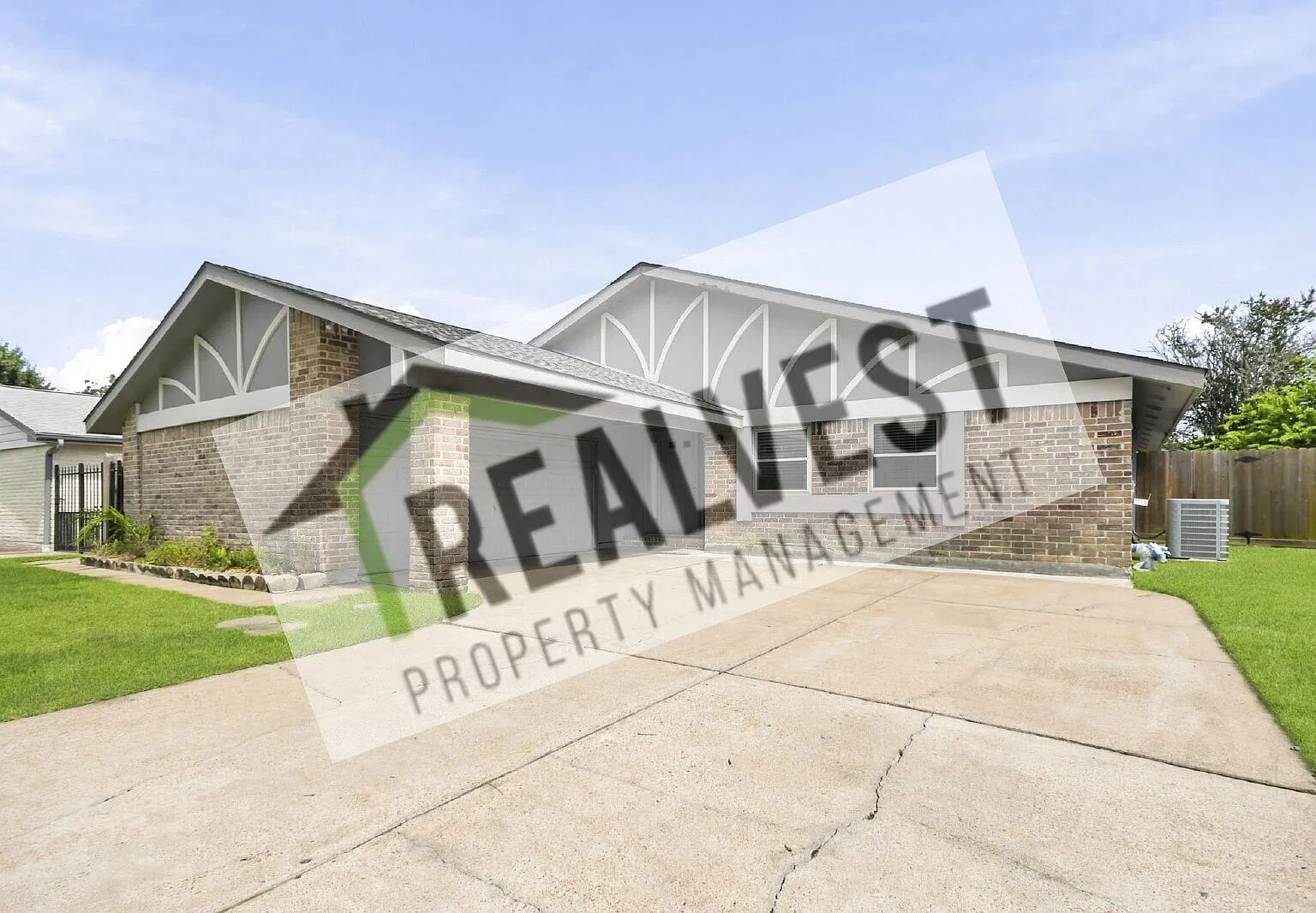 830 Seacliff Drive — Photo 1