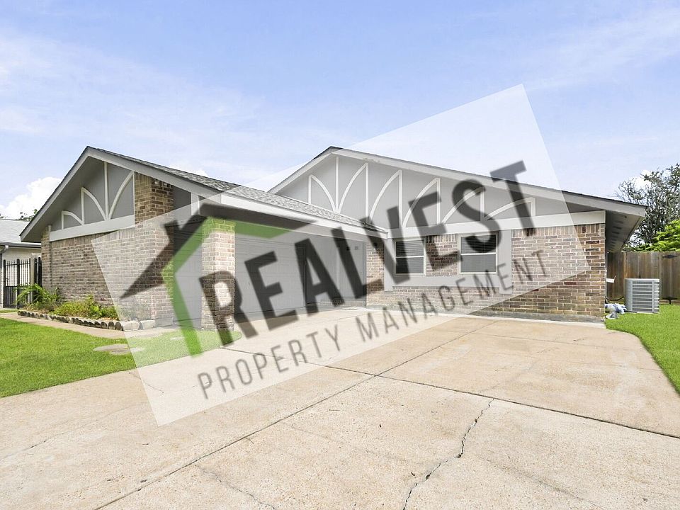 1st image of 830 Seacliff Dr