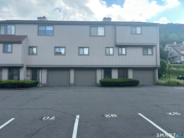 71 Dorchester Ct #71, Beacon Falls, CT 06403