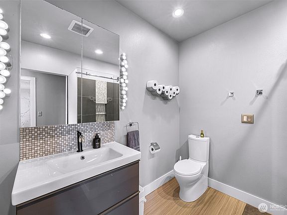 4th image of 17645 McLean Road
