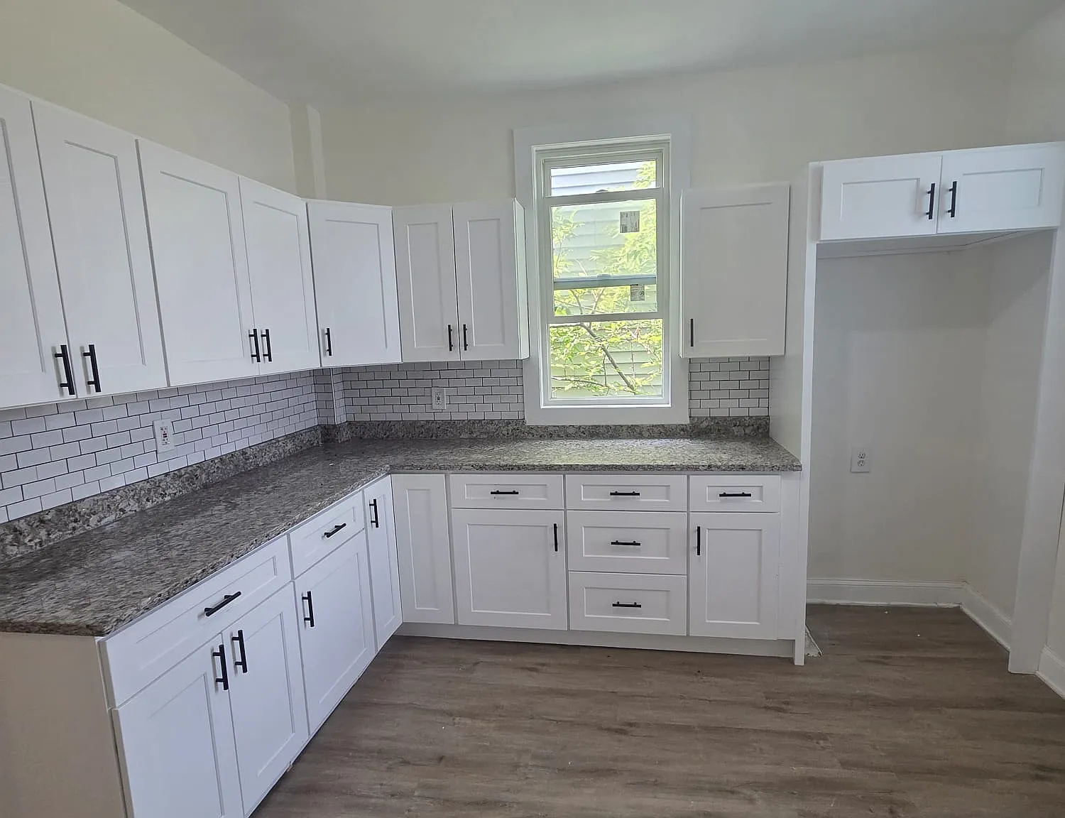 2 bed, 1200 sqft, $2,300 — Photo 4