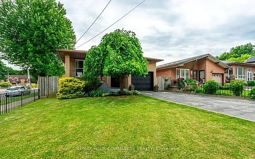 1 Picton St W Photo 1