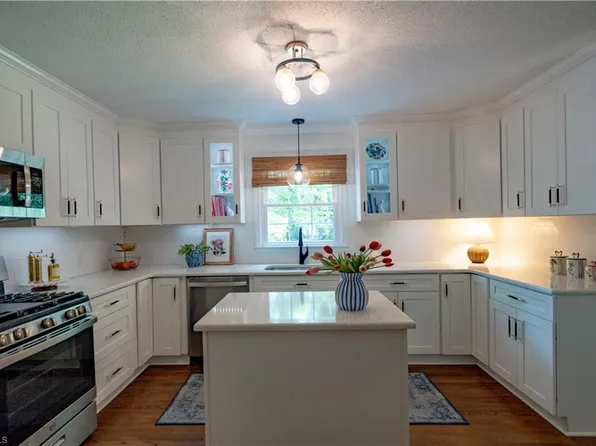 2312 Belmont Dr, Reidsville, NC 27320