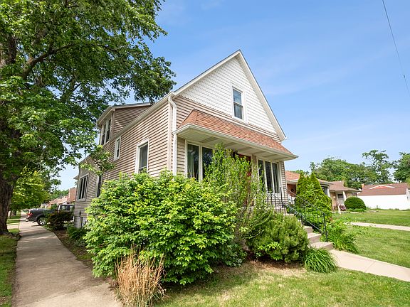 3rd image of 3858 W 99th St