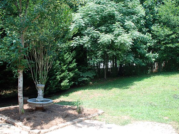 2nd image of 1423 Juniper Hills Ln
