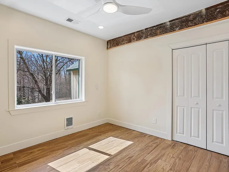 24875 Old Hundred Rd — Photo 28