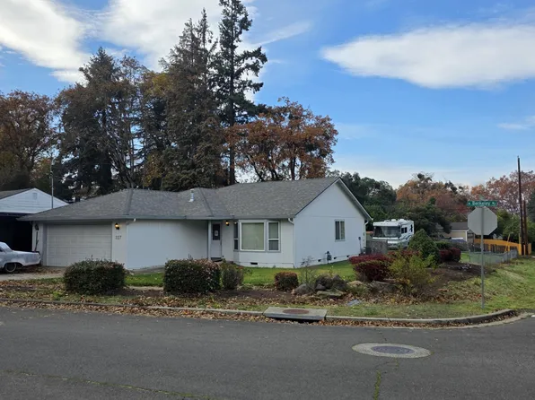 327 N Berkeley Way, Medford, OR 97504