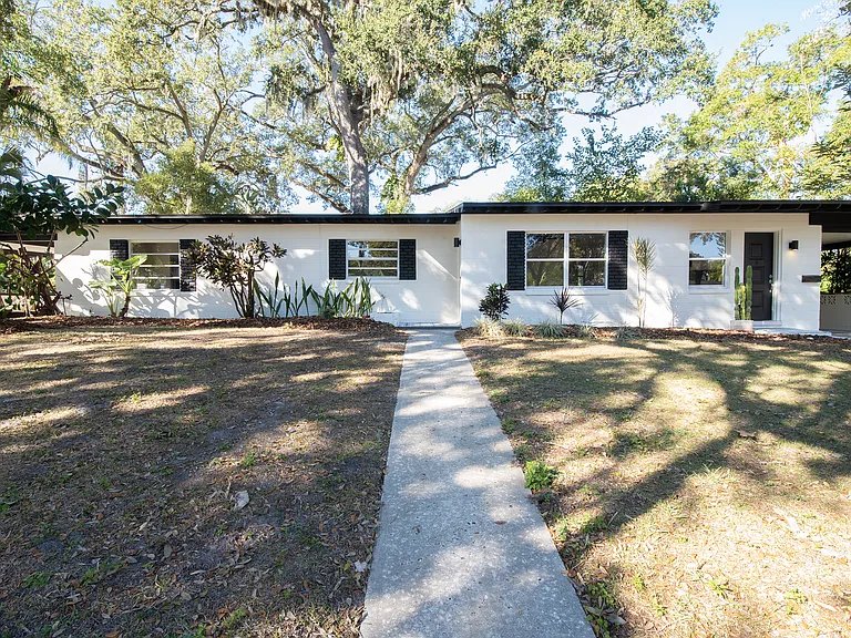 504 Altaloma Ave — Photo 1