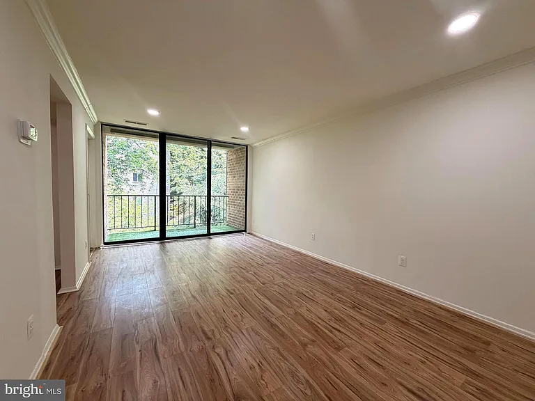 487 N Armistead St #203 — Photo 4
