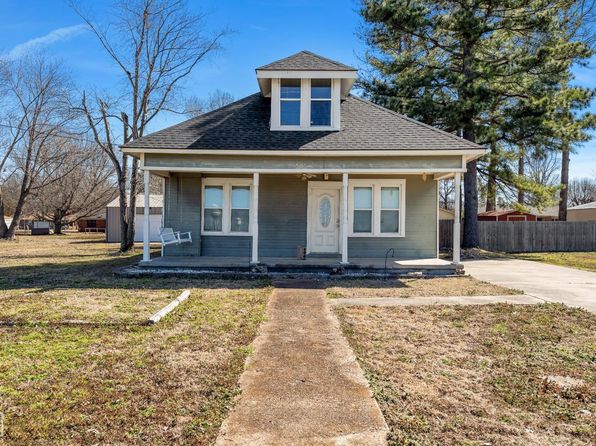 605 SE 2nd St, Hoxie, AR 72433