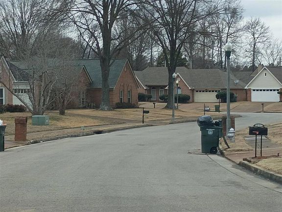 4th image of 2654 Country Downs Dr