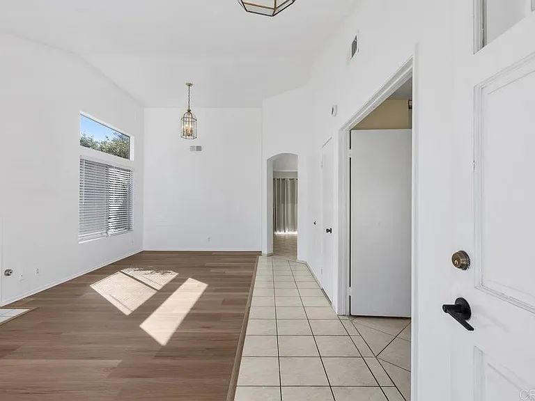5444 Loganberry Way — Photo 4