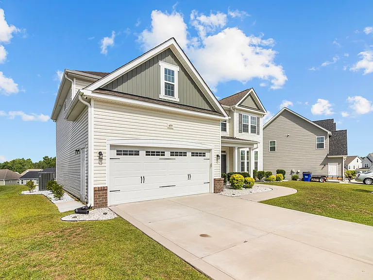 499 Bedford Dr — Photo 3