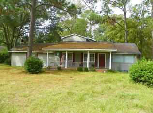 562 S Elm St, Jesup, GA 31546