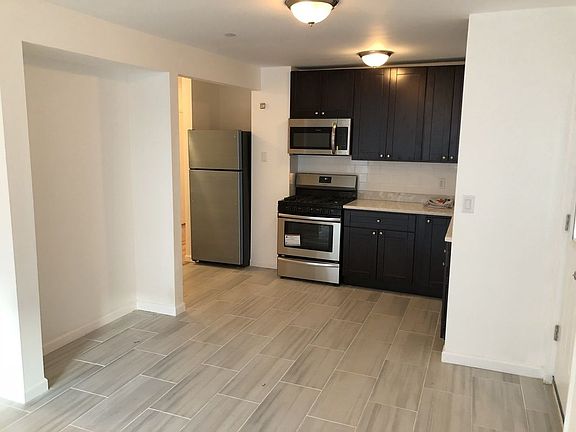 4th image of 2620 30th St