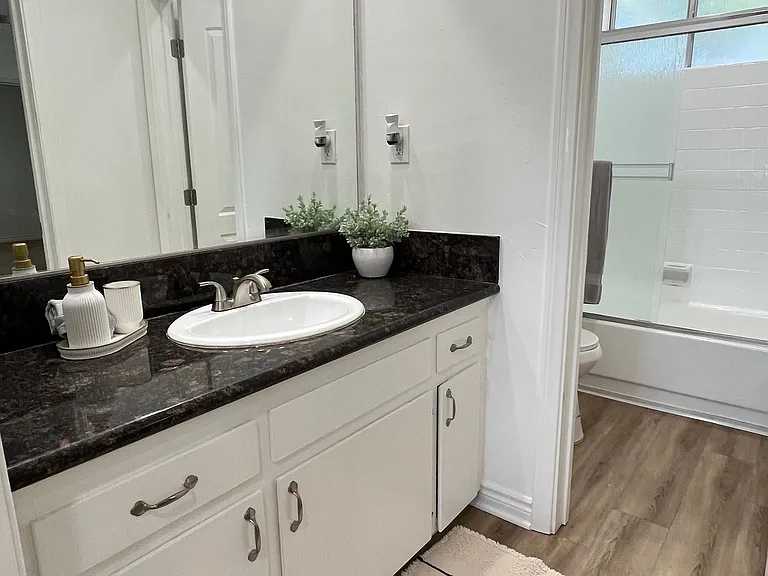 Pinecrest Apartments — Photo 14