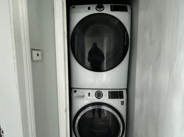 1172 Summit Avenue image 10 of 10