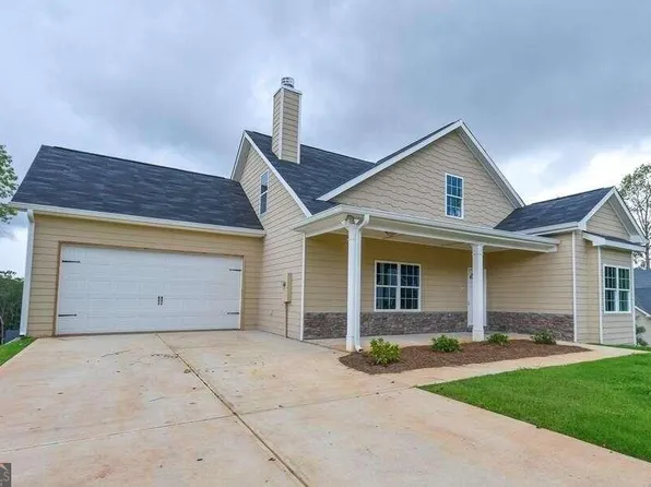 311 Cobb Dr, Royston, GA 30662