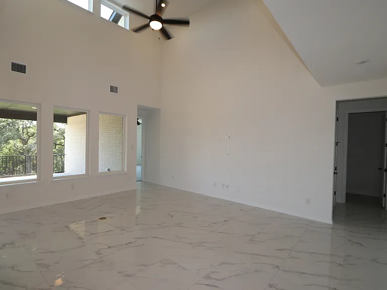 216 Amber Oak Ln — Photo 4