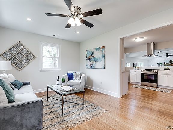 5th image of 25621 Tanglewood Dr