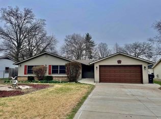 714 Reed Rd, Fort Wayne, IN 46815