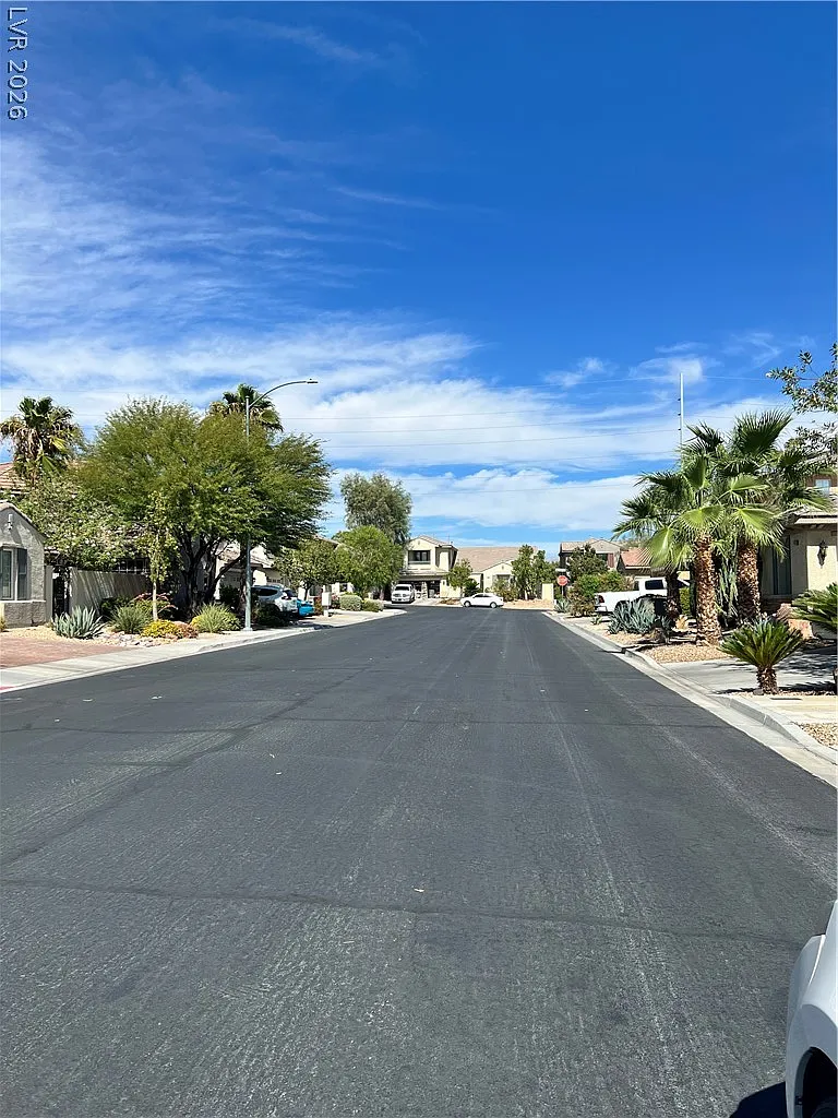 4 bed, 3.0 bath, 3529 sqft, $3,000 — Photo 4