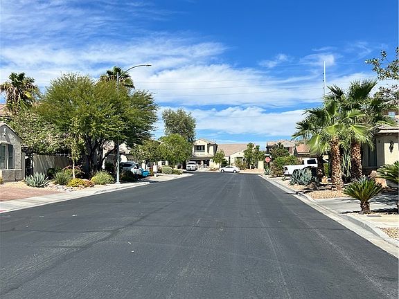 4th image of 7513 Midnight Rambler St