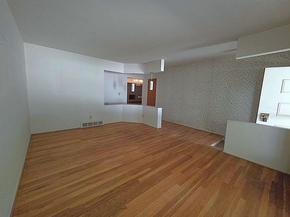 3rd image of 4459 Wickfield Cir