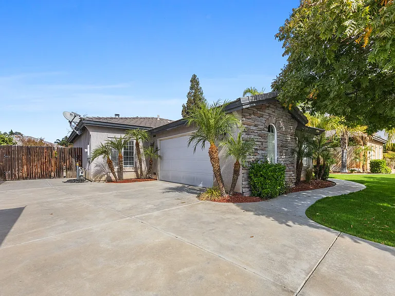 9708 San Ysidro Ln — Photo 15