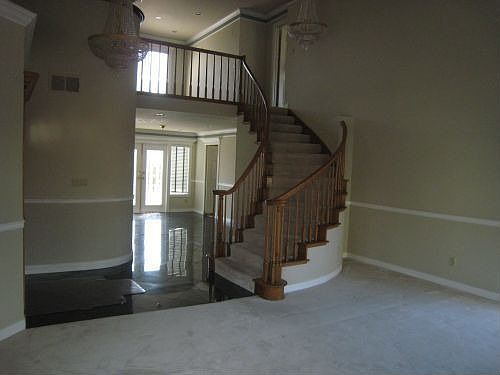 3rd image of 43833 Cameron Hills Dr