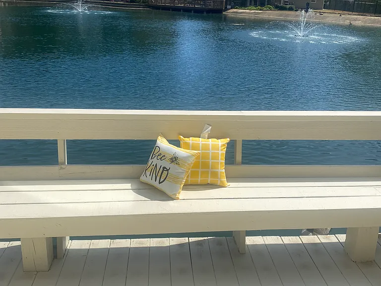 33 Lakes Edge Dr SE — Photo 1