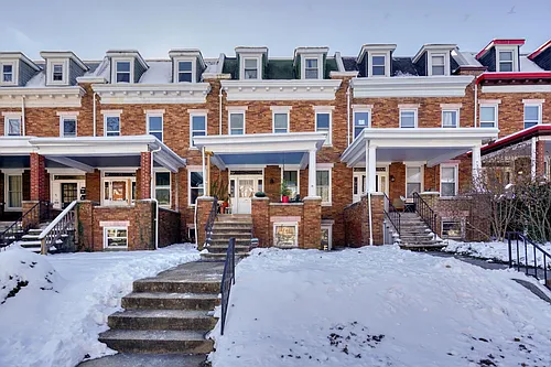 327 E University Pkwy #B Photo 1