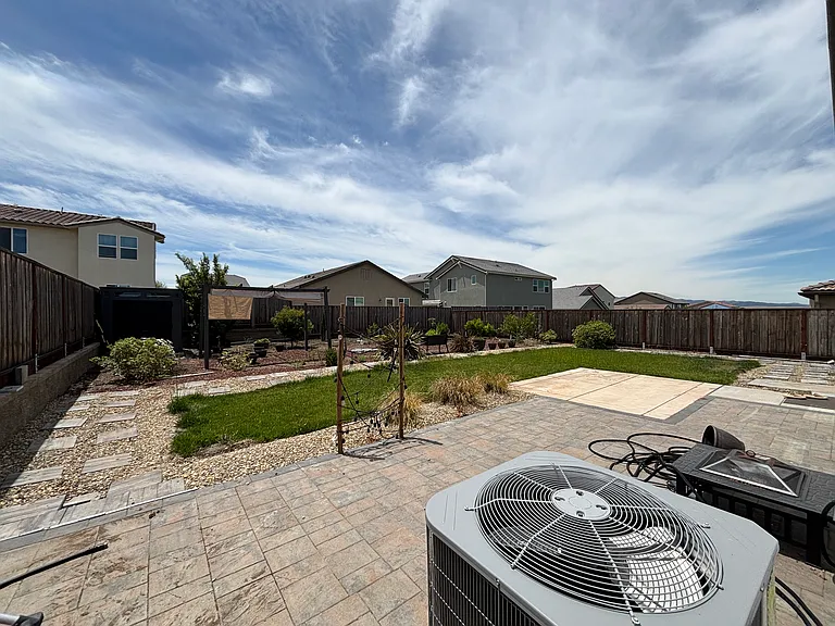 2051 Rosemary Dr — Photo 38