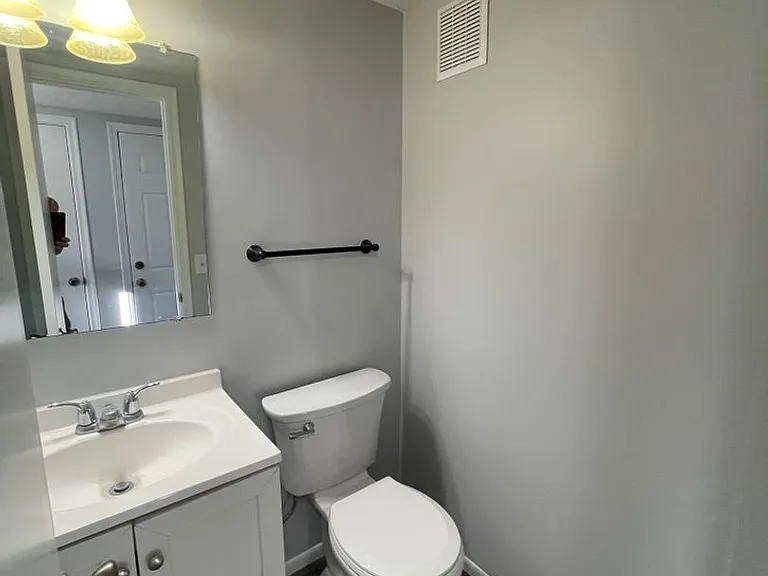 11803 S 27th St — Photo 11